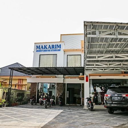Oyo 90221 Makarim Guest House Syariah Pangkalanbuun Εξωτερικό φωτογραφία