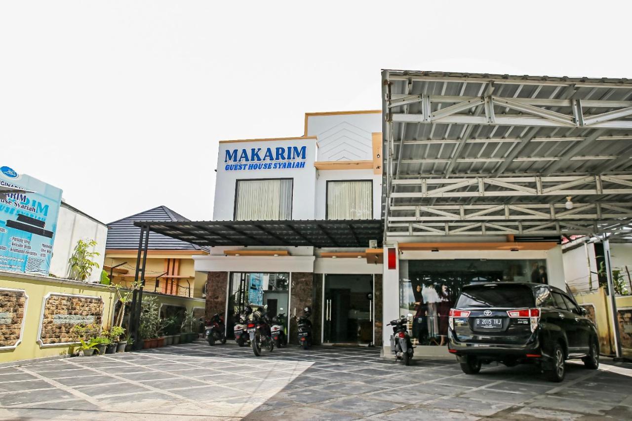 Oyo 90221 Makarim Guest House Syariah Pangkalanbuun Εξωτερικό φωτογραφία