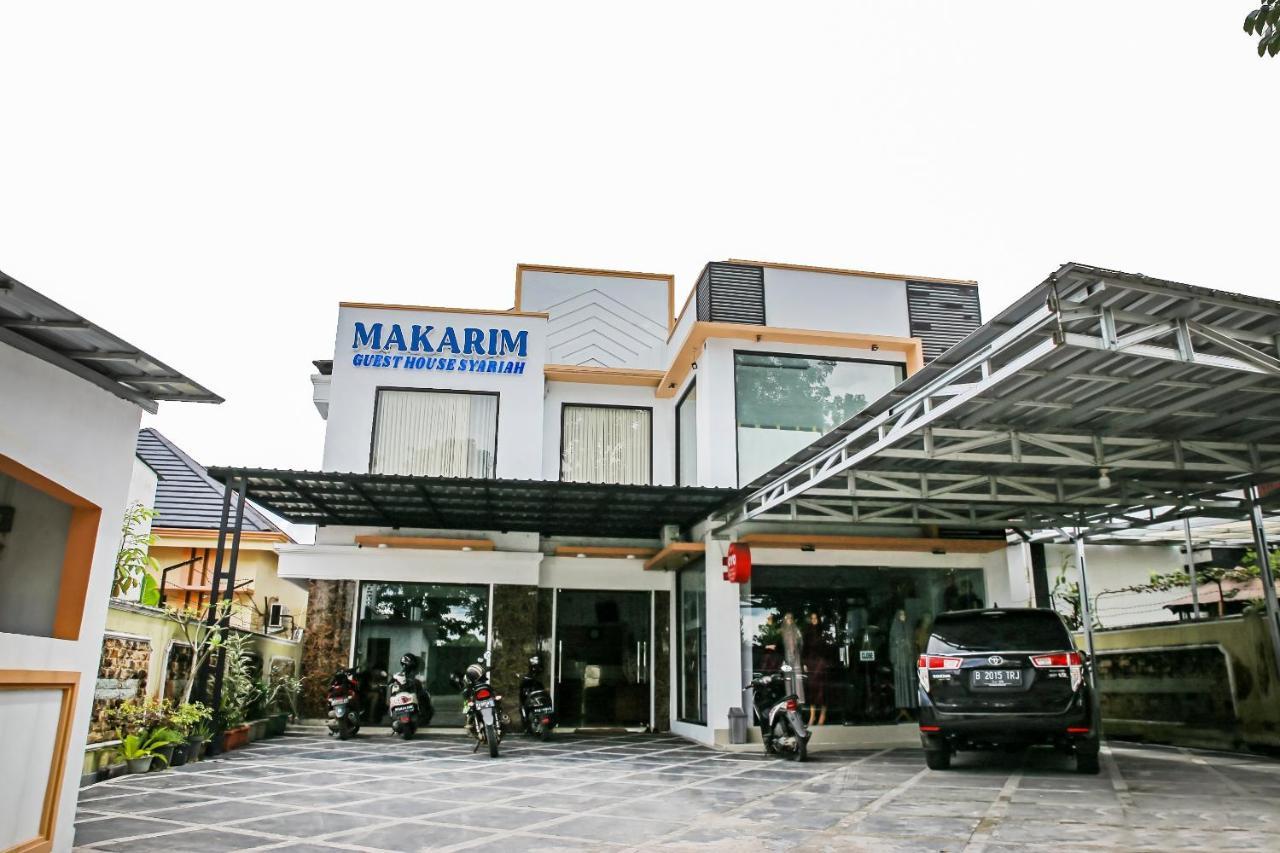 Oyo 90221 Makarim Guest House Syariah Pangkalanbuun Εξωτερικό φωτογραφία