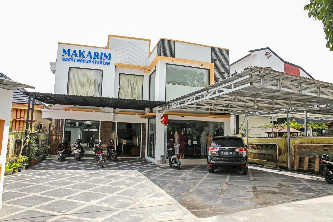 Oyo 90221 Makarim Guest House Syariah Pangkalanbuun Εξωτερικό φωτογραφία