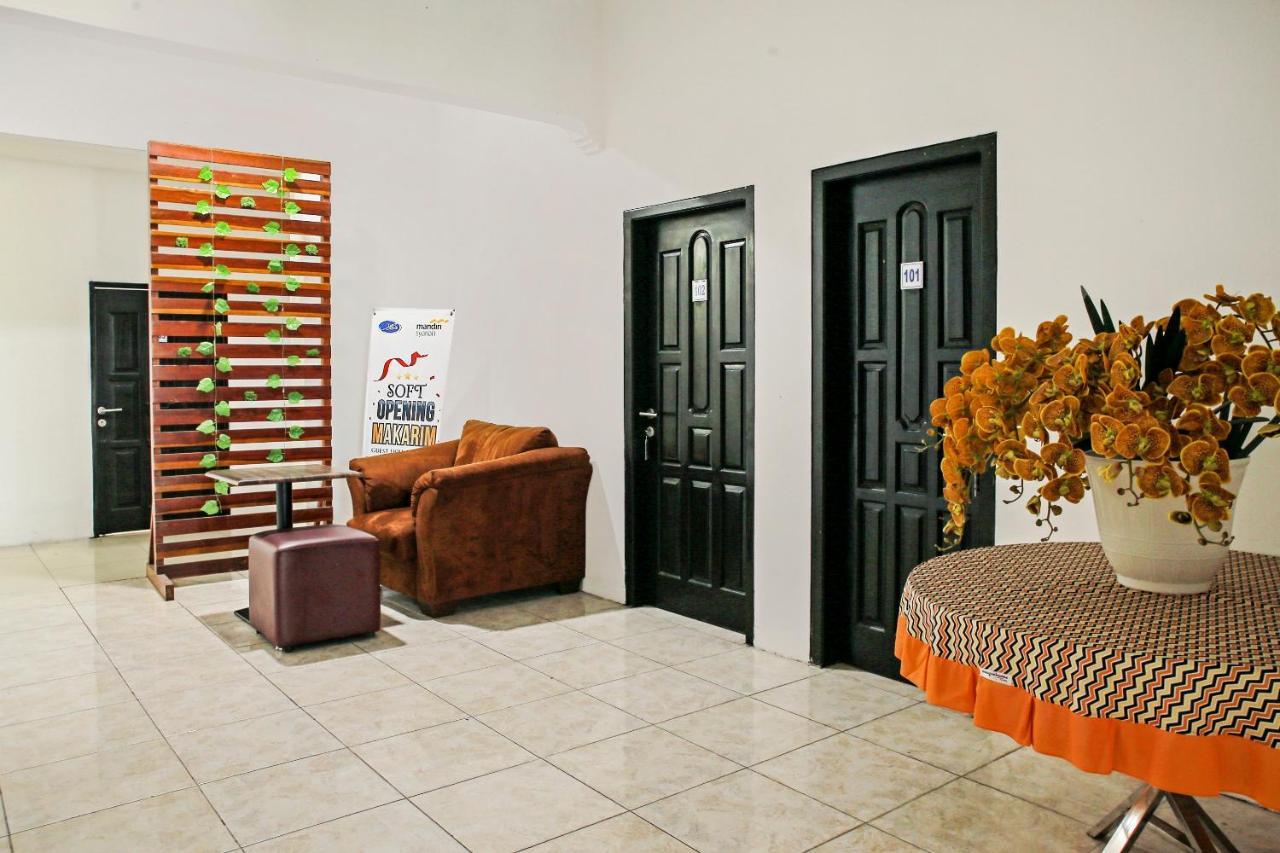 Oyo 90221 Makarim Guest House Syariah Pangkalanbuun Εξωτερικό φωτογραφία