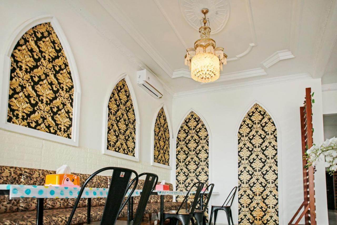 Oyo 90221 Makarim Guest House Syariah Pangkalanbuun Εξωτερικό φωτογραφία