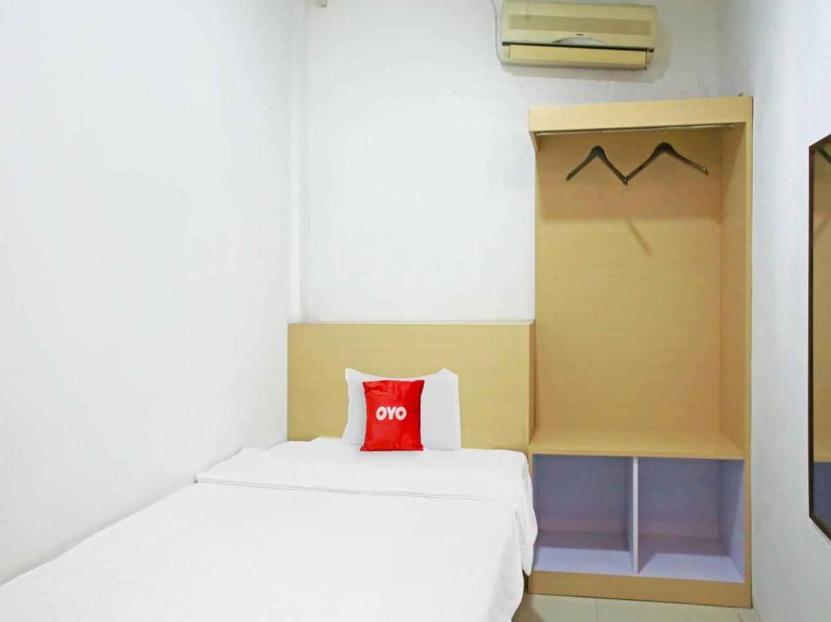 Oyo 90221 Makarim Guest House Syariah Pangkalanbuun Εξωτερικό φωτογραφία