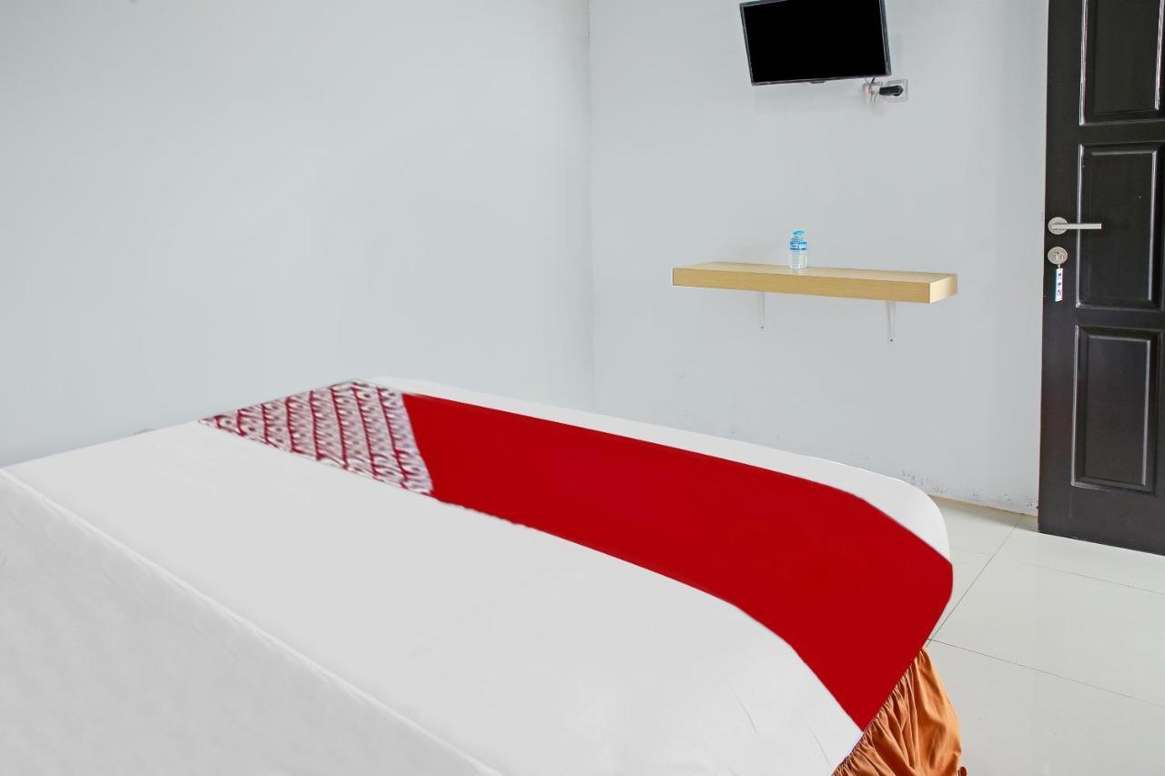 Oyo 90221 Makarim Guest House Syariah Pangkalanbuun Εξωτερικό φωτογραφία