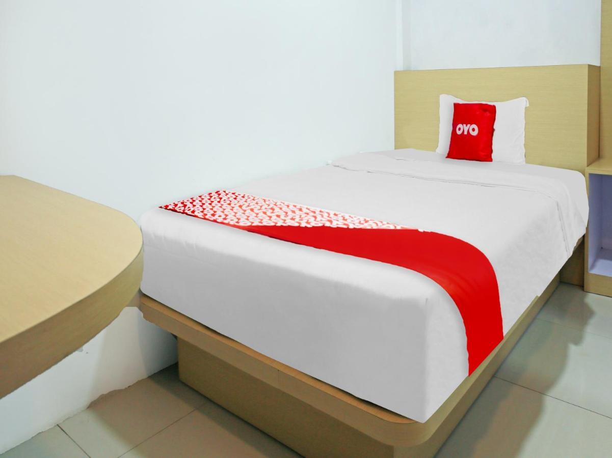 Oyo 90221 Makarim Guest House Syariah Pangkalanbuun Εξωτερικό φωτογραφία