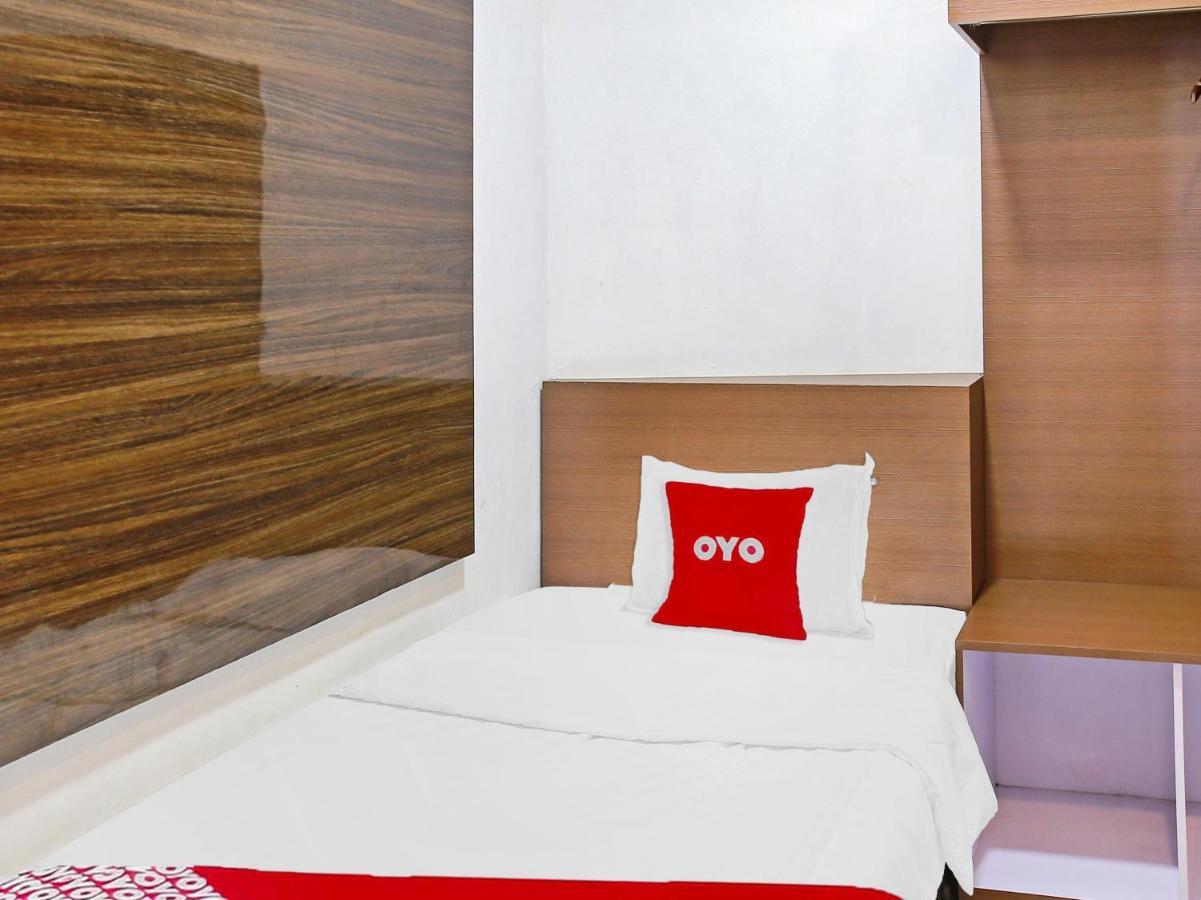 Oyo 90221 Makarim Guest House Syariah Pangkalanbuun Εξωτερικό φωτογραφία