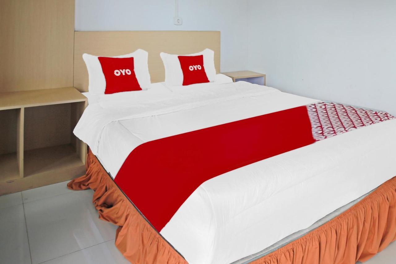 Oyo 90221 Makarim Guest House Syariah Pangkalanbuun Εξωτερικό φωτογραφία