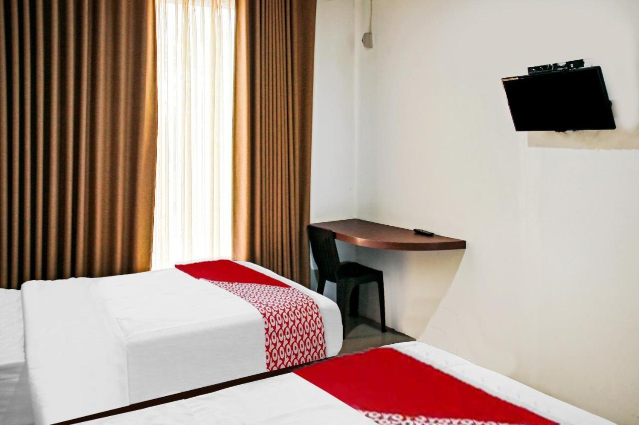 Oyo 90221 Makarim Guest House Syariah Pangkalanbuun Εξωτερικό φωτογραφία