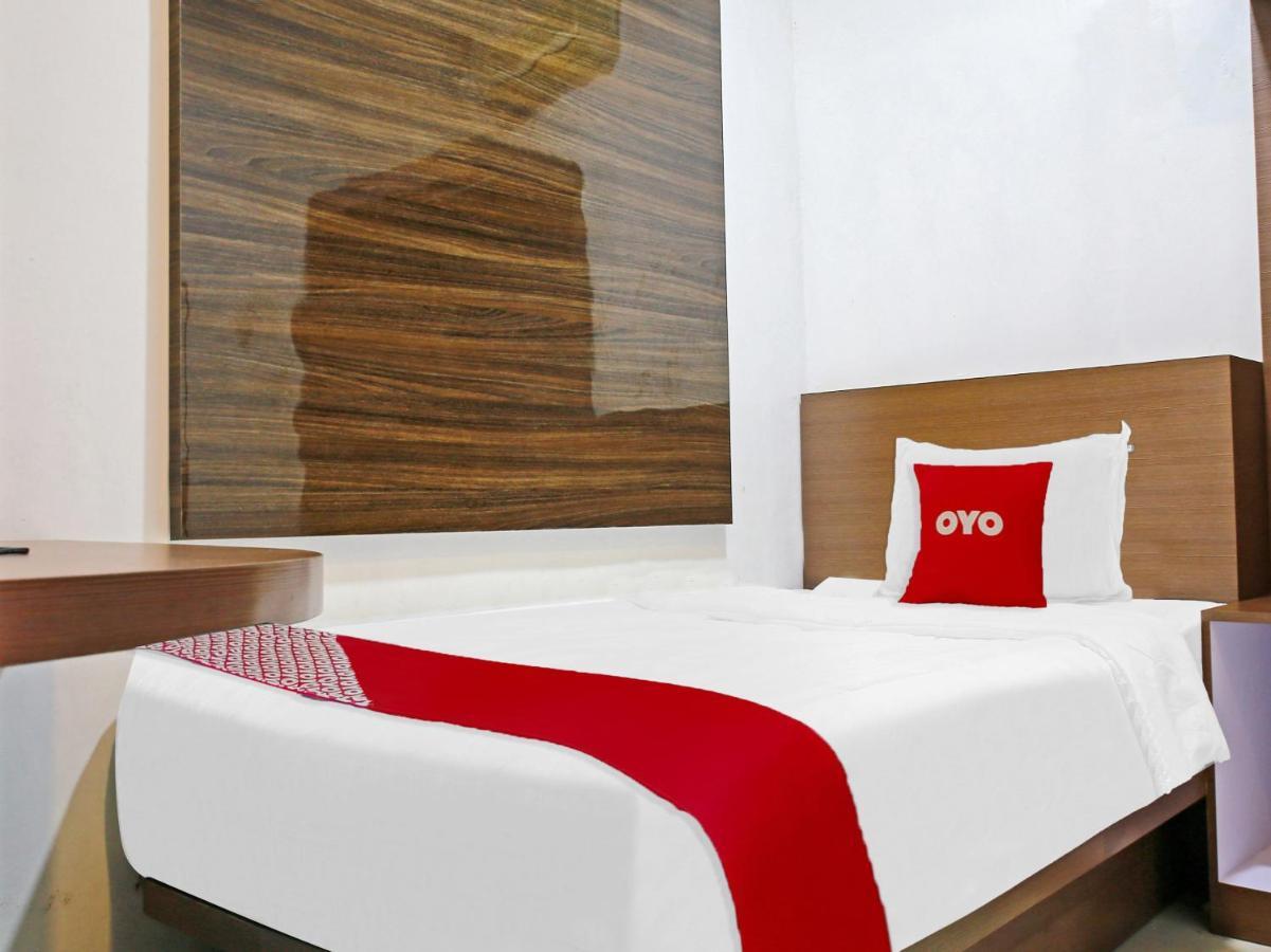 Oyo 90221 Makarim Guest House Syariah Pangkalanbuun Εξωτερικό φωτογραφία
