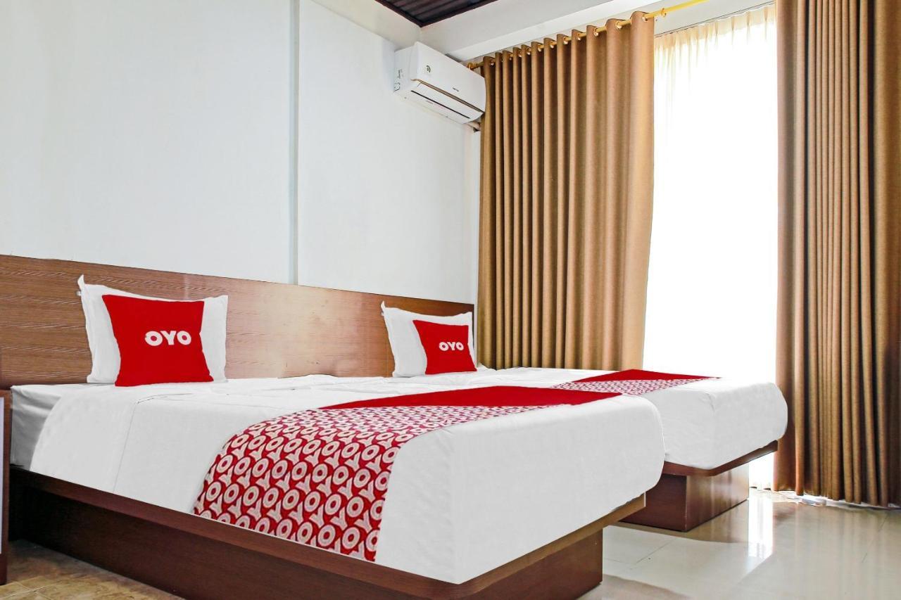 Oyo 90221 Makarim Guest House Syariah Pangkalanbuun Εξωτερικό φωτογραφία